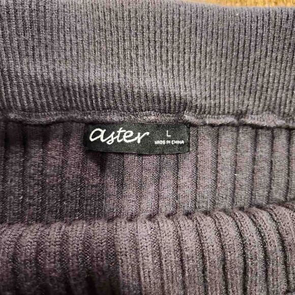 Aster ribbed bodycon skirt  - Picture 3 of 7